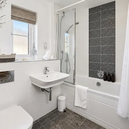 Modern 4-bed Detached In Stoke Gifford